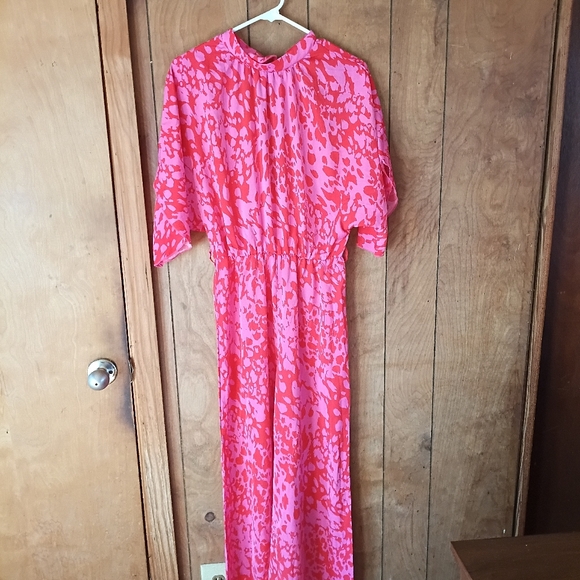 Pants - Women’s Red Pink Short Sleeve Open Back Wide Leg Jumpsuit Size S NEW